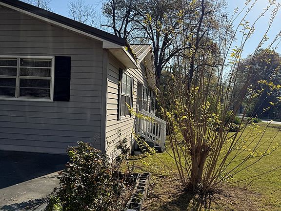 5th image of 180 Main St