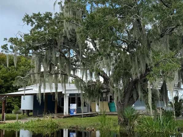32325 Highway Canal, Ponchatoula, LA 70454