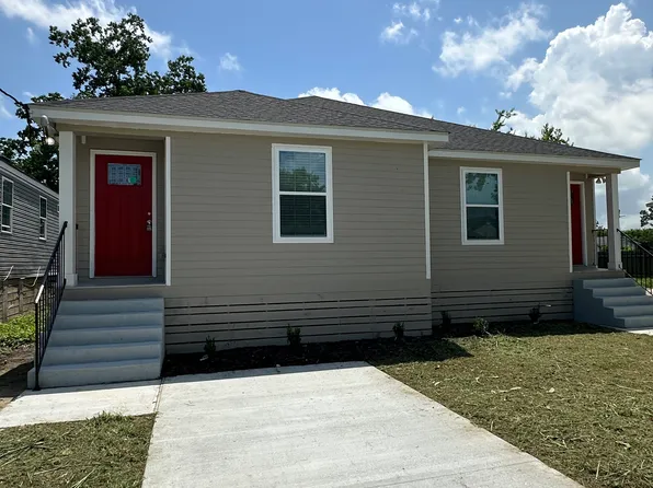 4915 Eastview Dr, New Orleans, LA 70126