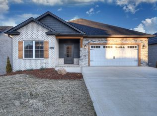 2384 Haystack Cir, Piney Flats, TN 37686