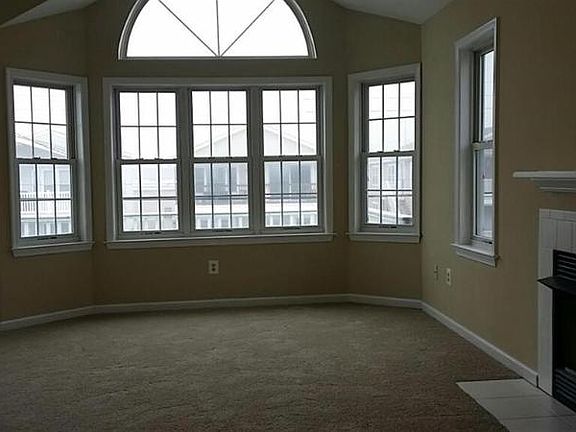 2nd image of 1010 Simpson Ave