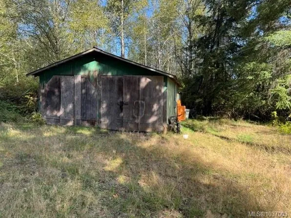 3476 Macaulay Rd, Comox Valley, BC V9J 1C3