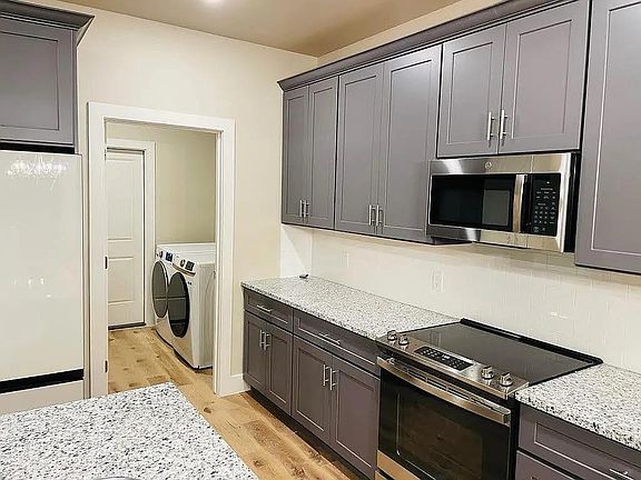 5th image of 102 Hackberry Ln #102