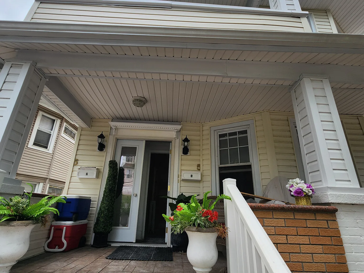 3 bed, 1000 sqft, $2,800 — Photo 3