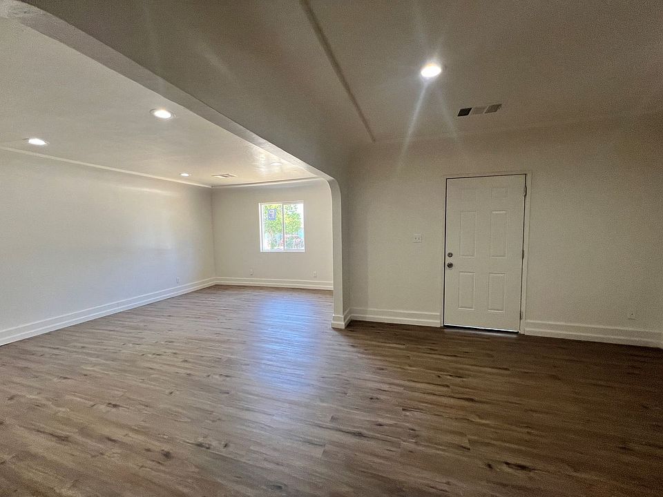 2nd image of 1041 6th St