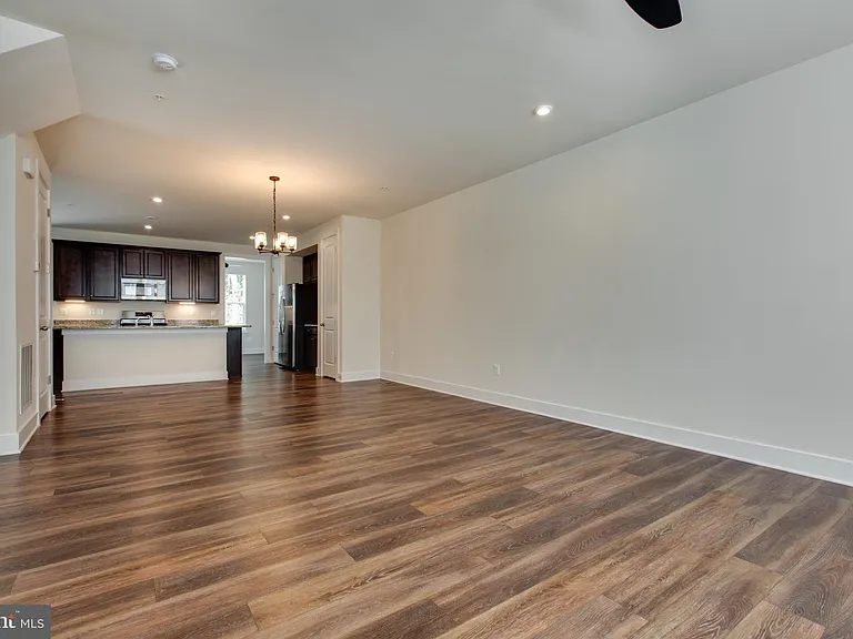 2546 Buckthorn Dr — Photo 9