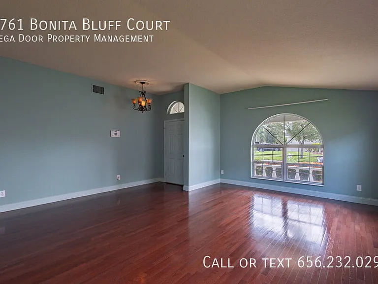 1761 Bonita Bluff Ct — Photo 6