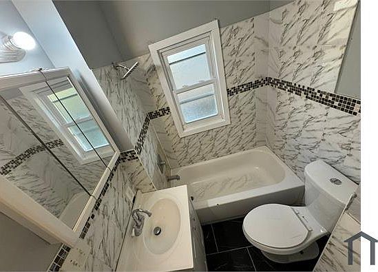 4th image of 10 Boylan St Floor 2