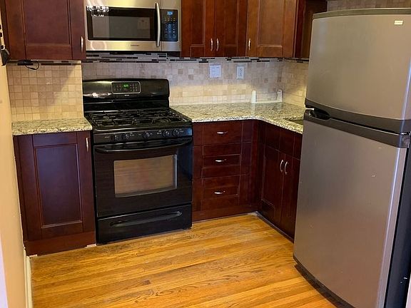 3rd image of 3919 Lankenau Ave