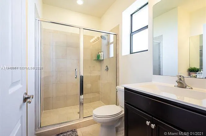 4 bed, 2.5 bath, $3,400 — Photo 4