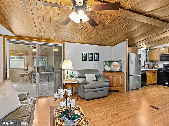 4th image of 33422 N Beach Dr #20957