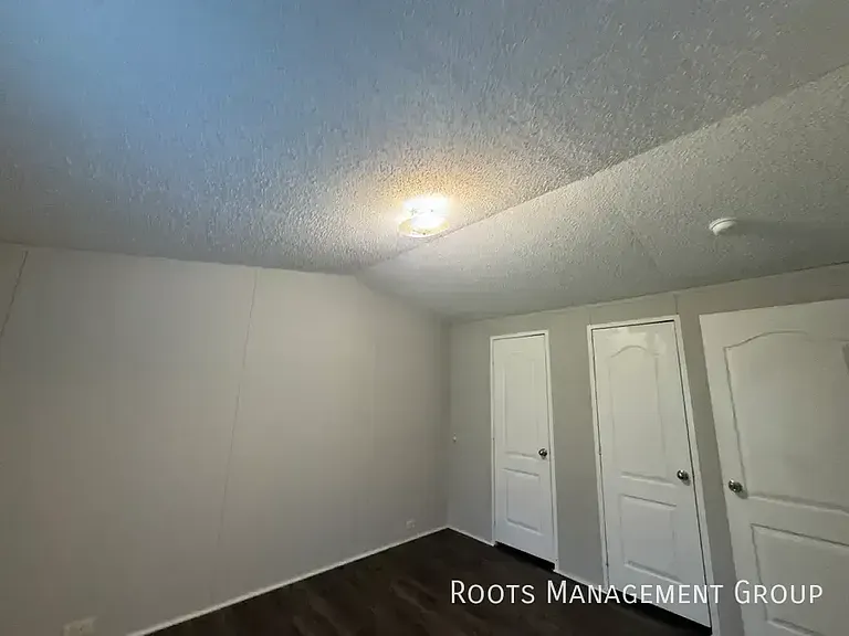 1325 N Franklin St #208 — Photo 5