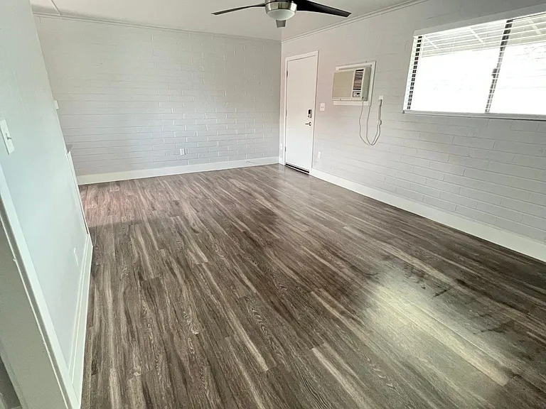 8503 N 59th Ln #7 — Photo 10