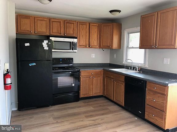 5th image of 34 Buckingham Dr