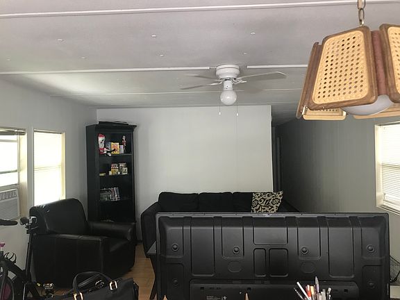 3rd image of 148 Durham Cir