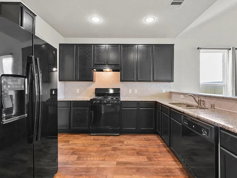 3011 Tandem Ct — Photo 7