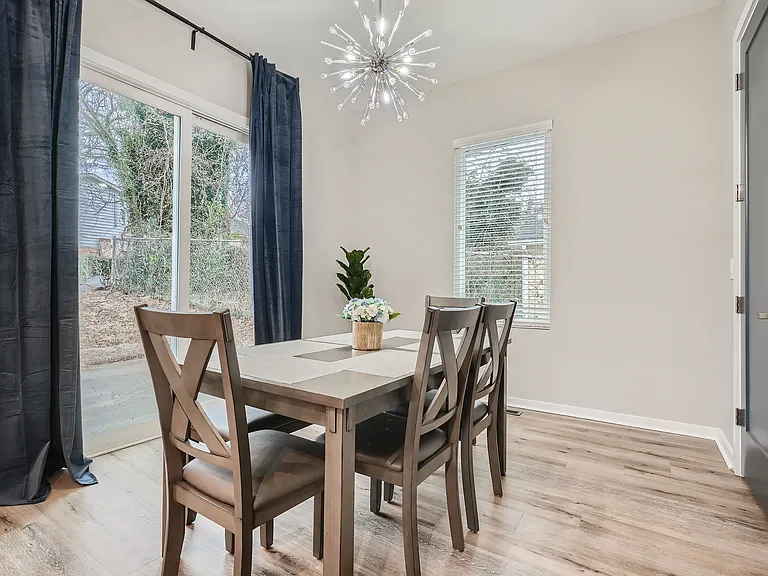 1089 Coleman St SW — Photo 9