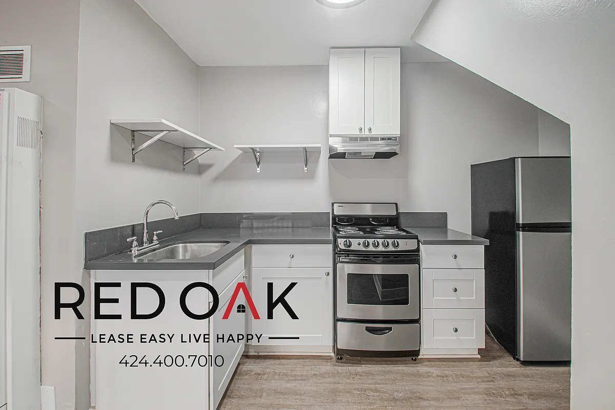 Building Photo - 5632 Harold Way #4