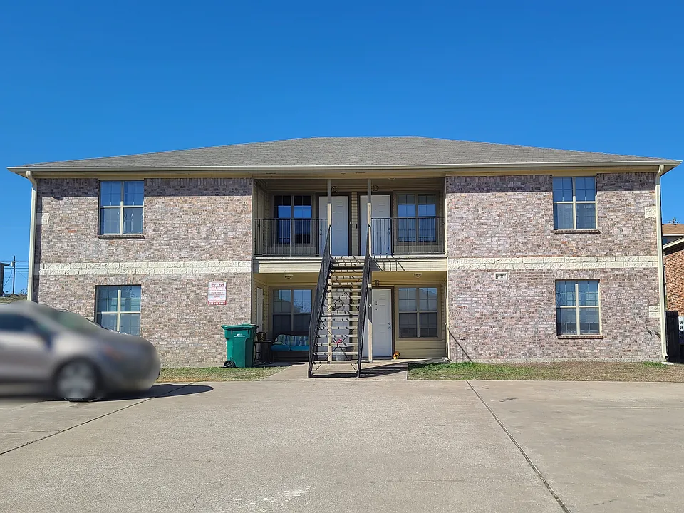 418 Brittney bldg