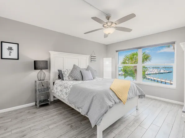 390 NE Edgewater Drive #302, Stuart, FL 34996