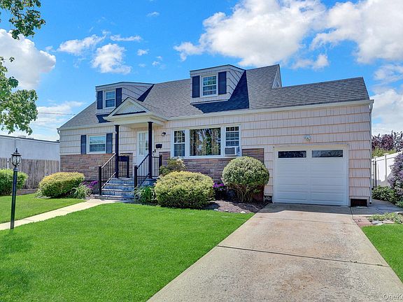 2nd image of 202 N Kings Avenue