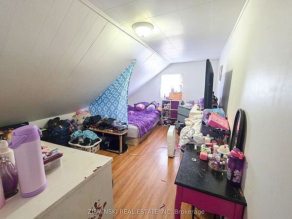 4th image of 115 Pollock St