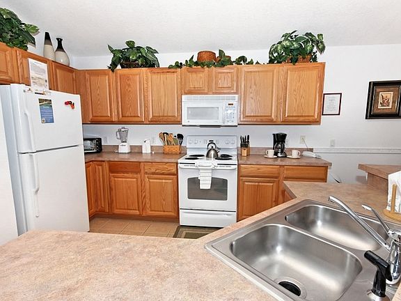 4th image of 247 Lancaster Dr