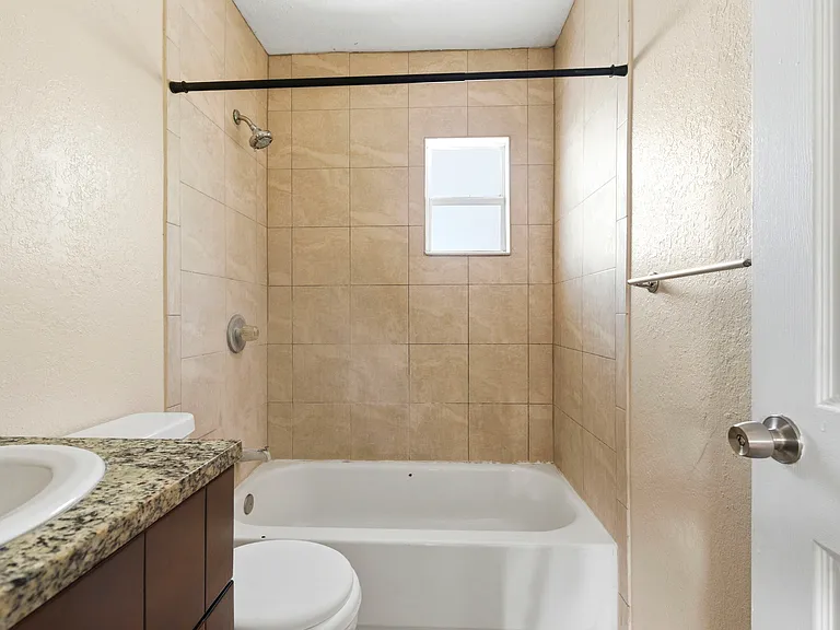 1799 Russell St S #3 — Photo 24