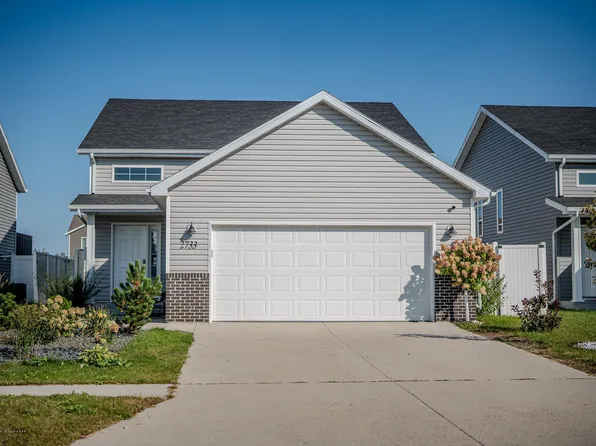 2733 Divide St W, West Fargo, ND 58078