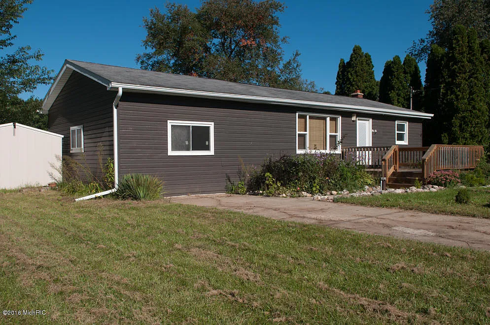 310 Clarence Blvd photo 1
