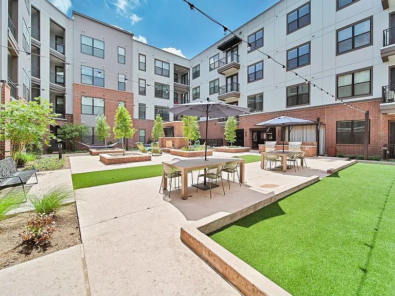 SYNC Sawyer Heights Apartments — Photo 11