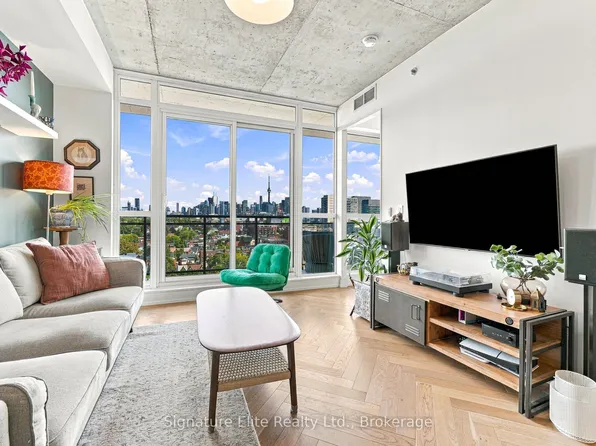 20 Minowan Miikan Ln #1303, Toronto, ON M6J 0E5
