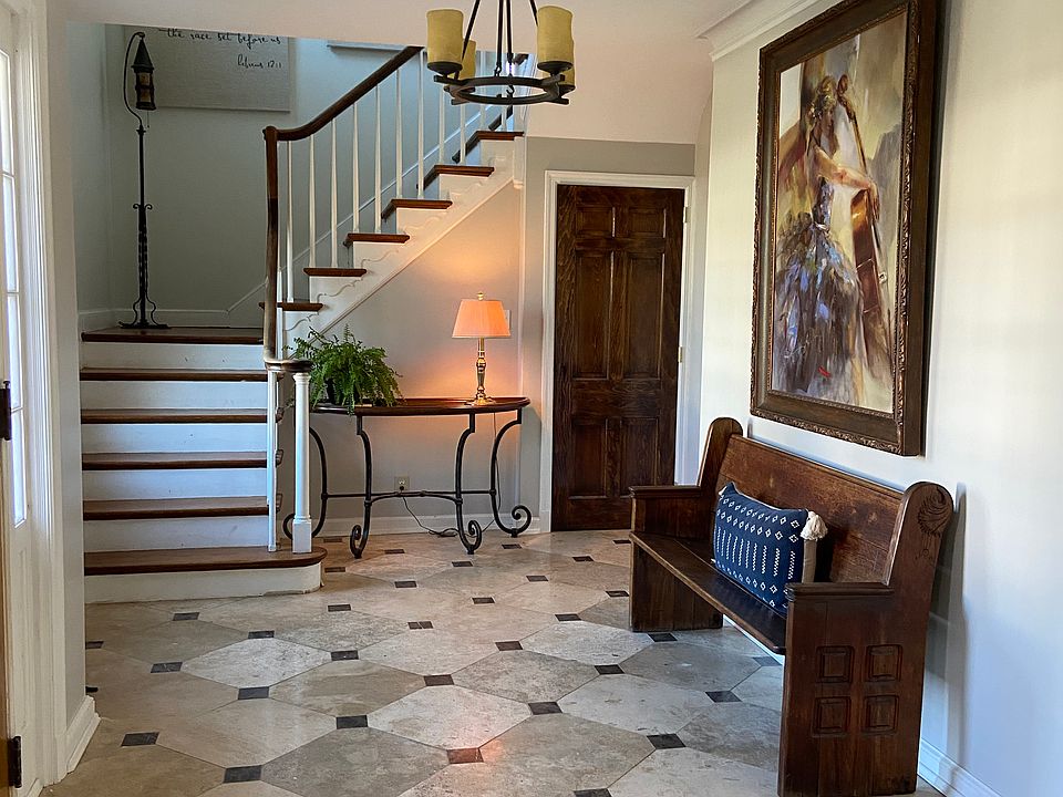 foyer & stairs