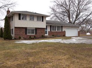 2307 N Hamlin Rd, Hamlin, NY 14464