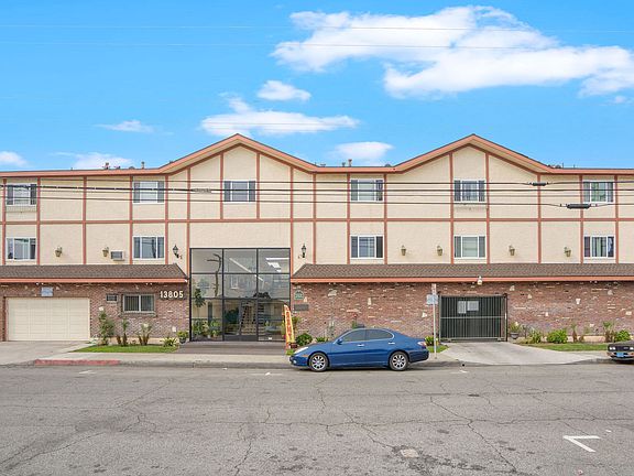 3rd image of 13805 Doty Ave APT 6