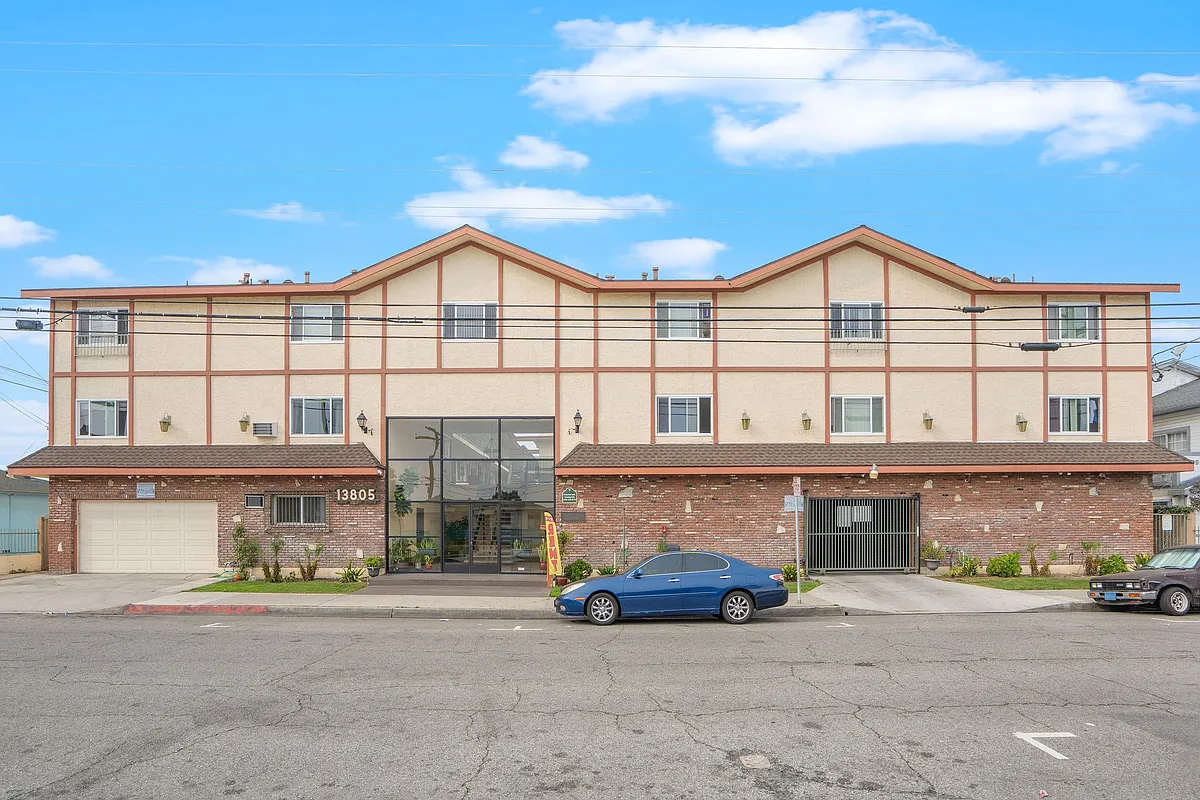 Building Photo - Crescent Apartments