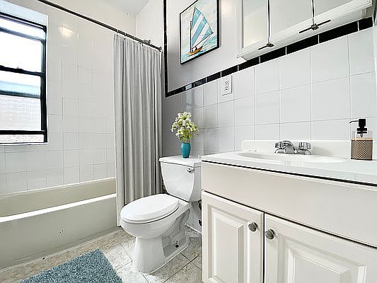 4th image of 215 W 101st St #6