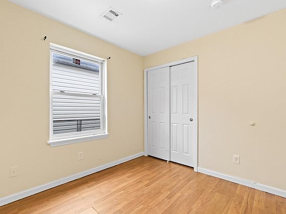5th image of 73 Woodlawn Ave #2