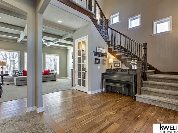 4th image of 810 S 185th St
