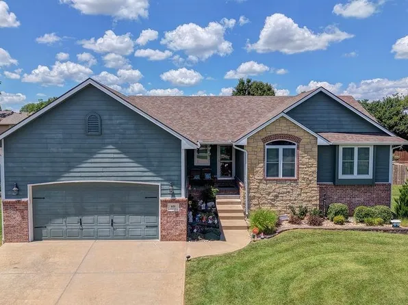 611 Cleek Ct, Winfield, KS 67156