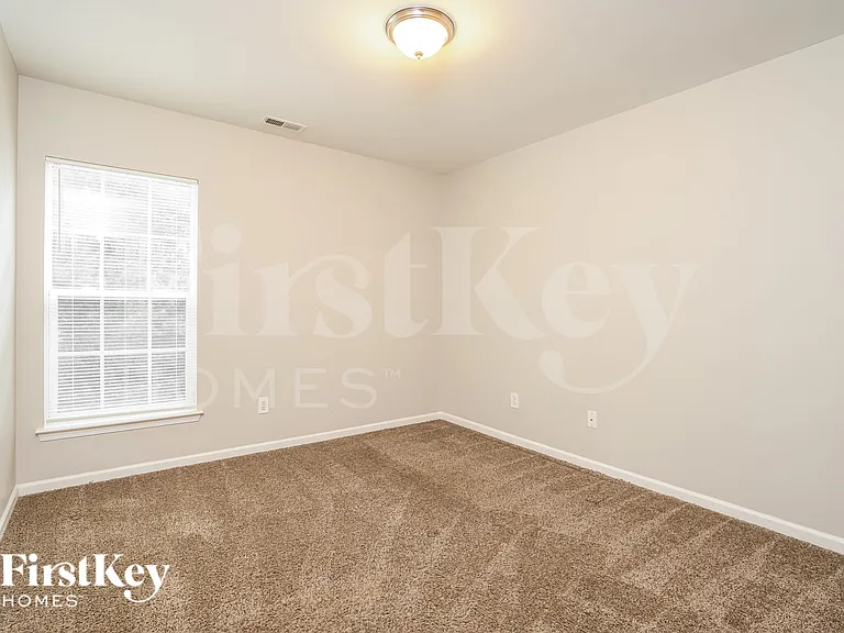 3760 Thornaby Cir — Photo 15
