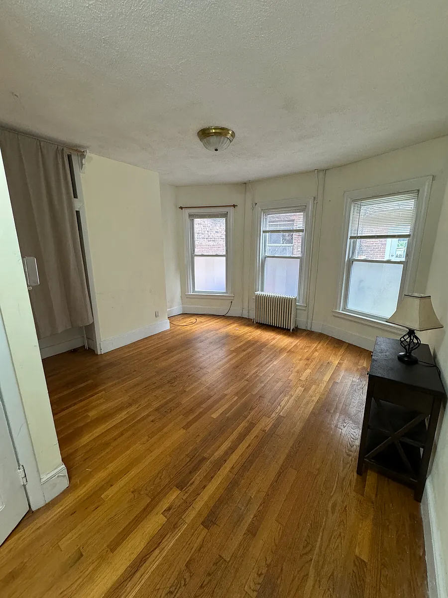 Building Photo - 35A Harvard St #2