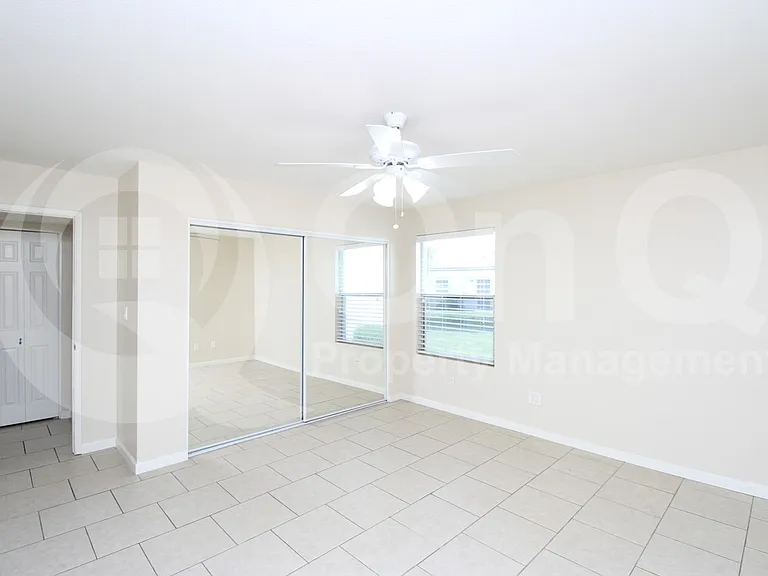 928 E Diamond Dr — Photo 7