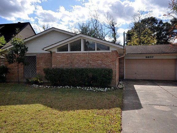 3rd image of 9607 Rockhurst Dr