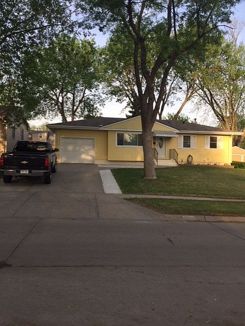 1st image of 3413 S 121st St