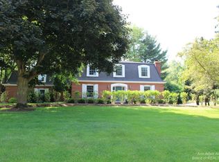 3399 Robinwood Dr, Ann Arbor, MI 48103