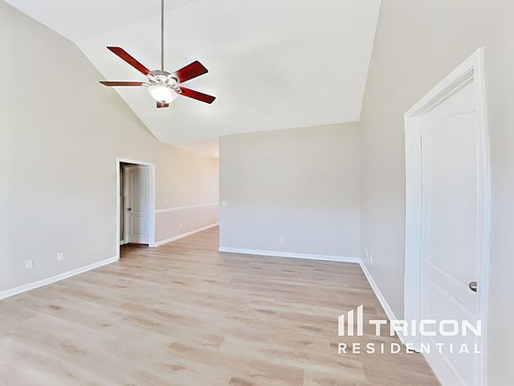 3rd image of 916 Winding Branch Dr