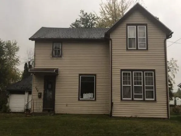 125 School St, Chilton, WI 53014