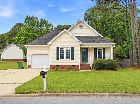 804 S Phillips Pointe Dr, Fuquay Varina, NC 27526