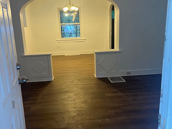 2nd image of 713 Maytide St